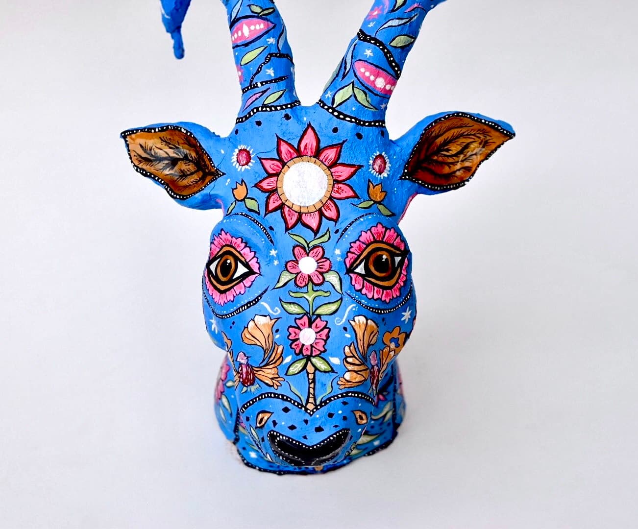 Gul-E-Markhor frontal detail